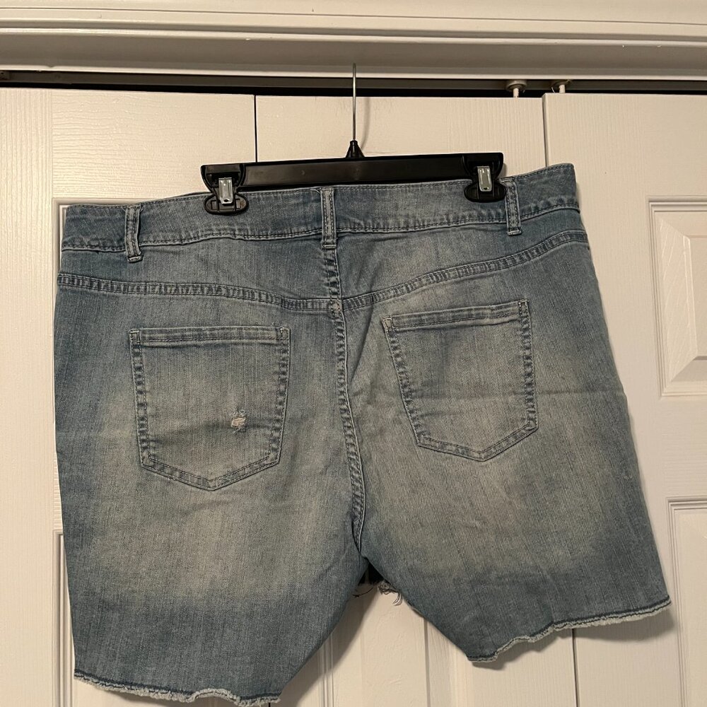 Shorts - Picture 2 of 2